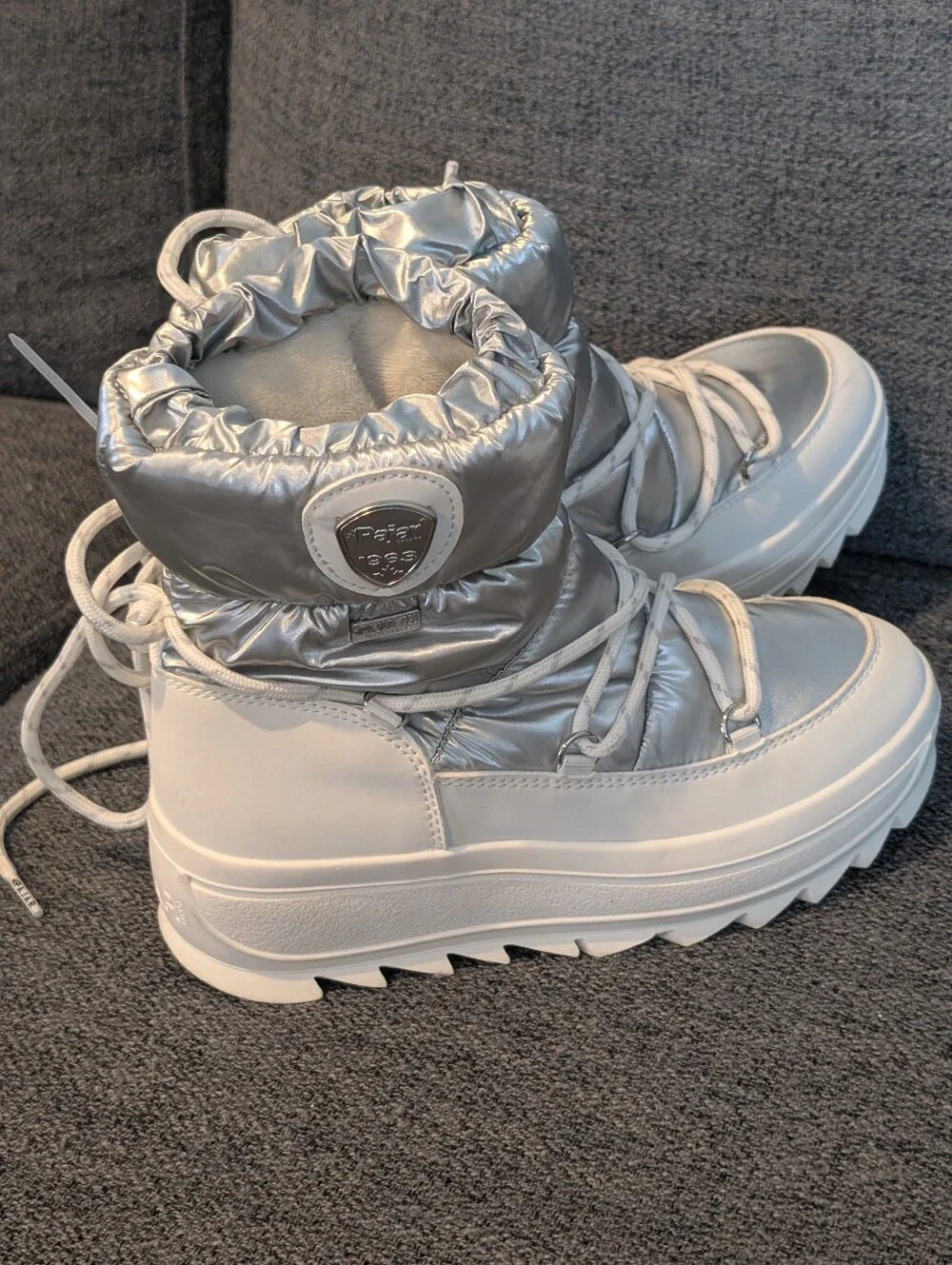 Pajar HuMetallic Silver Puffer Winter Boots